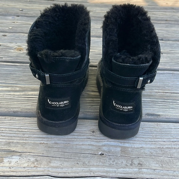 UGG - Picture 3 of 3